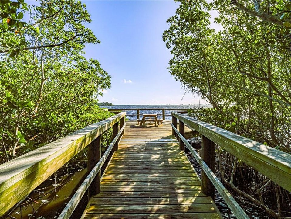 待售: $205,000 (2 贝兹, 2 浴室, 913 平方英尺)