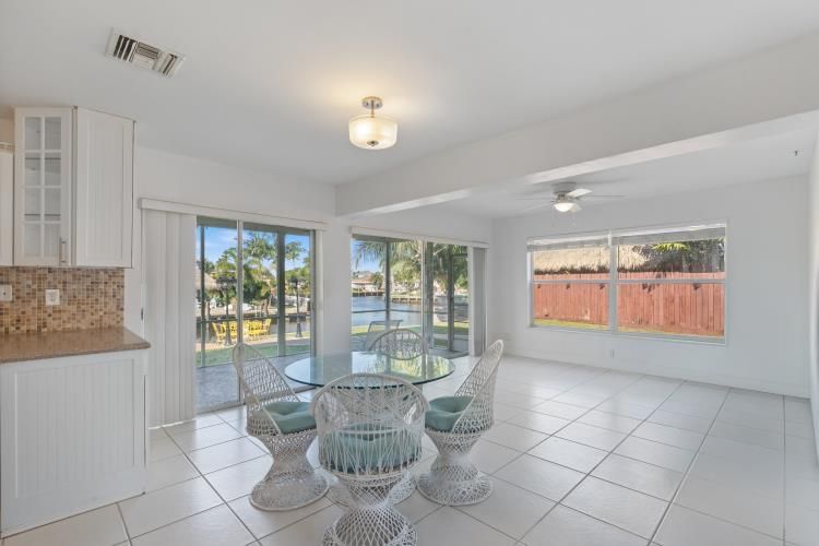 出租: $4,624 (3 贝兹, 2 浴室, 1492 平方英尺)