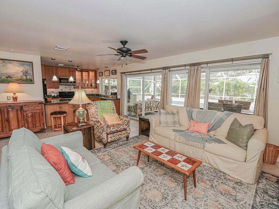 На продажу: $1,095,000 (3 спален, 2 ванн, 1529 Квадратных фут)