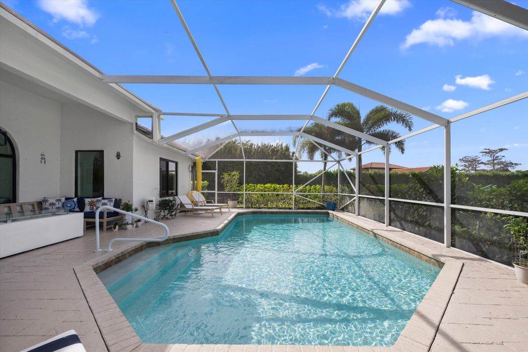 For Sale: $4,000,000 (4 beds, 3 baths, 3114 Square Feet)