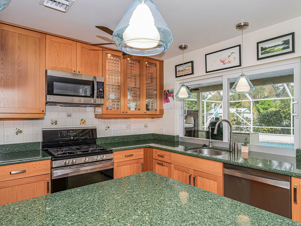 На продажу: $1,095,000 (3 спален, 2 ванн, 1529 Квадратных фут)