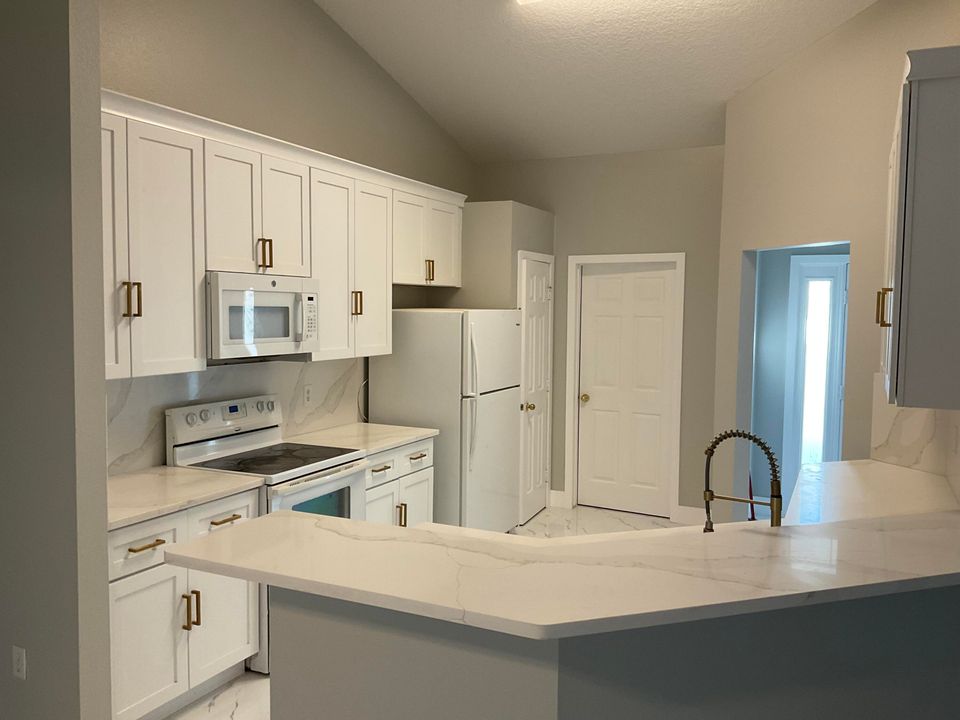 На продажу: $420,000 (4 спален, 2 ванн, 1754 Квадратных фут)