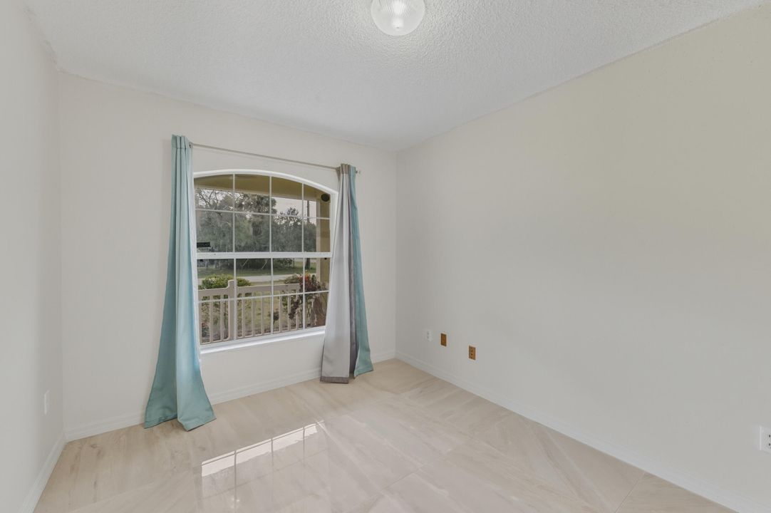 待售: $415,000 (4 贝兹, 2 浴室, 2055 平方英尺)