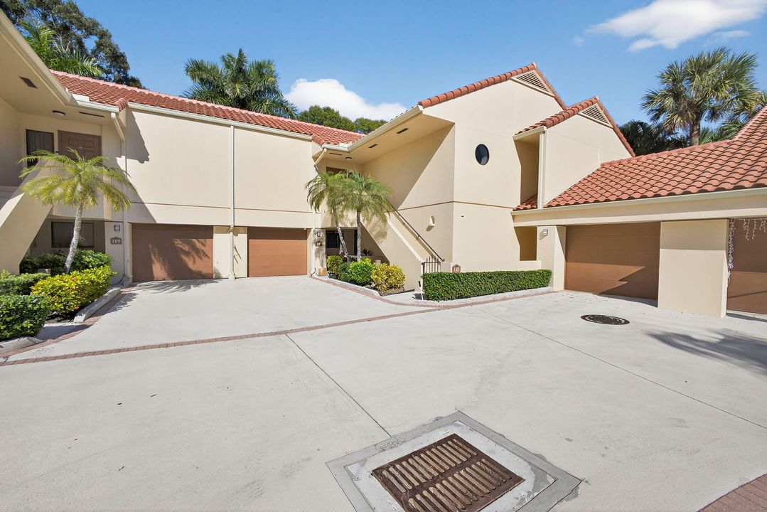 На продажу: $479,900 (2 спален, 2 ванн, 1422 Квадратных фут)