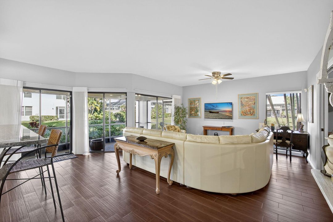 На продажу: $479,900 (2 спален, 2 ванн, 1422 Квадратных фут)