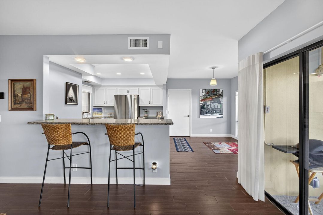 На продажу: $479,900 (2 спален, 2 ванн, 1422 Квадратных фут)