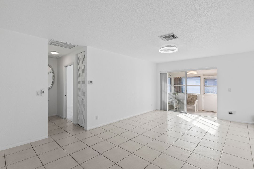 待售: $97,000 (1 贝兹, 1 浴室, 611 平方英尺)