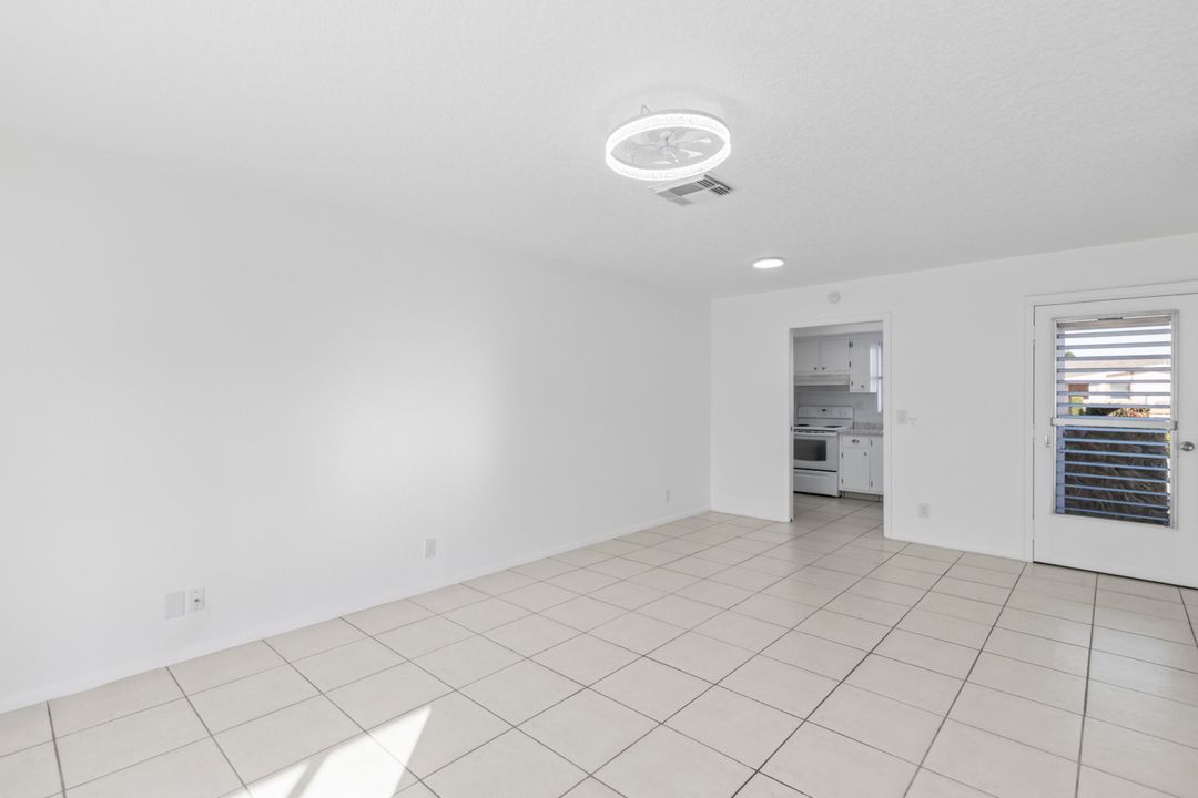 待售: $97,000 (1 贝兹, 1 浴室, 611 平方英尺)