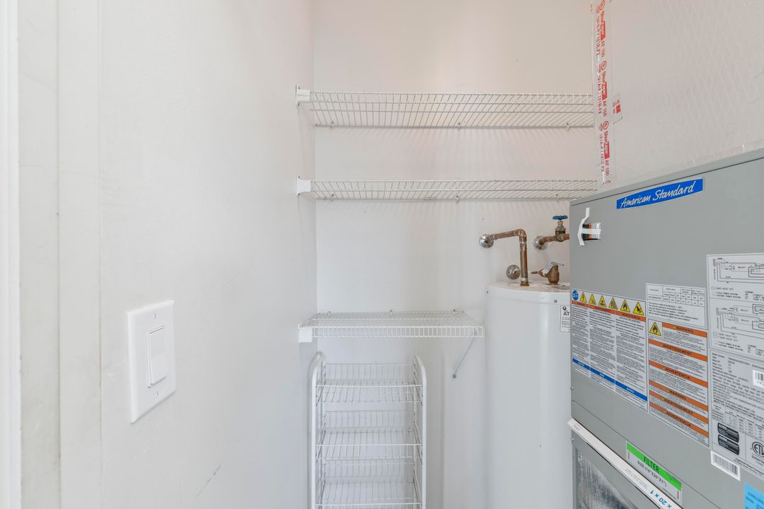 待售: $97,000 (1 贝兹, 1 浴室, 611 平方英尺)