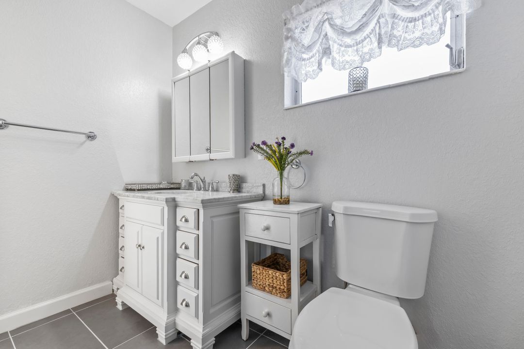 待售: $97,000 (1 贝兹, 1 浴室, 611 平方英尺)