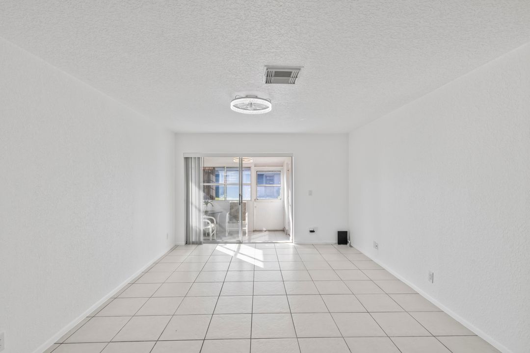 待售: $97,000 (1 贝兹, 1 浴室, 611 平方英尺)