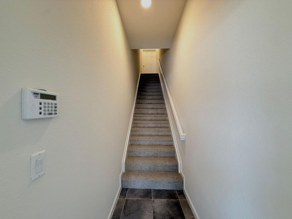 For Rent: $2,450 (2 beds, 2 baths, 1862 Square Feet)