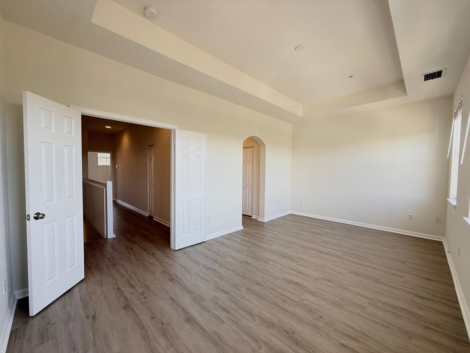 For Rent: $2,450 (2 beds, 2 baths, 1862 Square Feet)