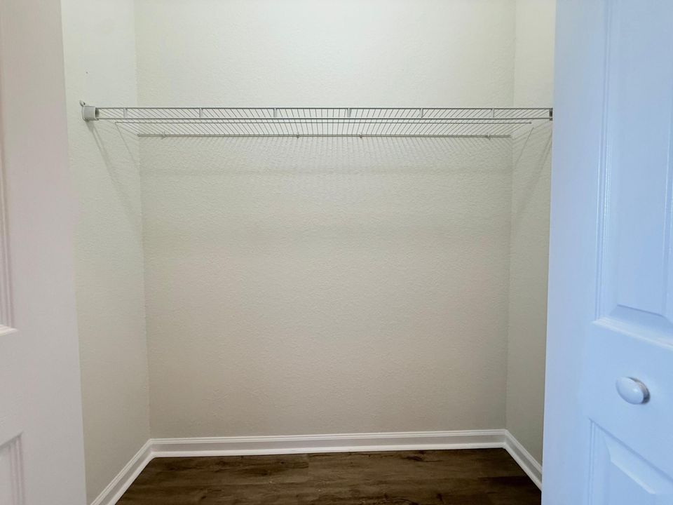 For Rent: $2,450 (2 beds, 2 baths, 1862 Square Feet)