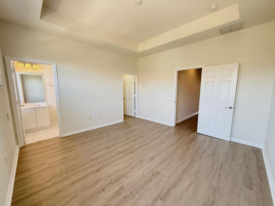 For Rent: $2,450 (2 beds, 2 baths, 1862 Square Feet)
