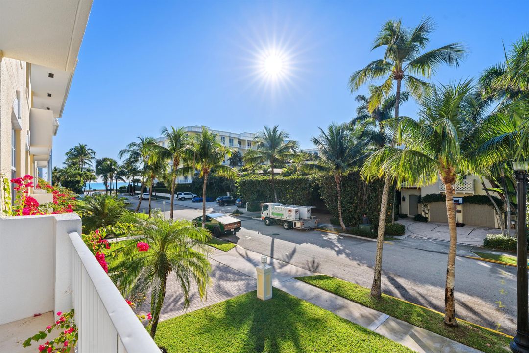 For Sale: $2,200,000 (2 beds, 2 baths, 1426 Square Feet)