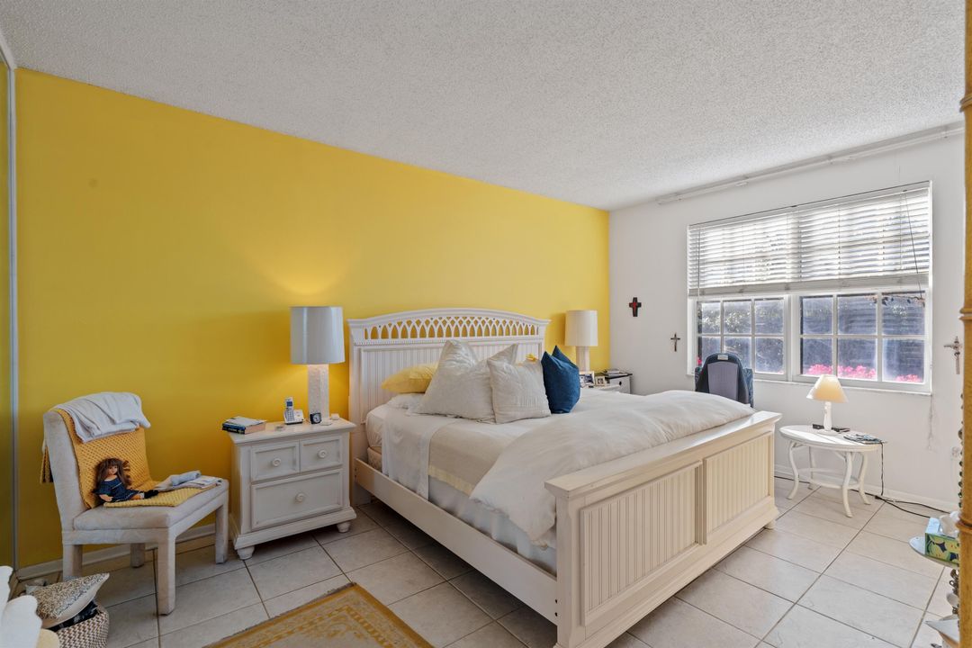 For Sale: $2,200,000 (2 beds, 2 baths, 1426 Square Feet)