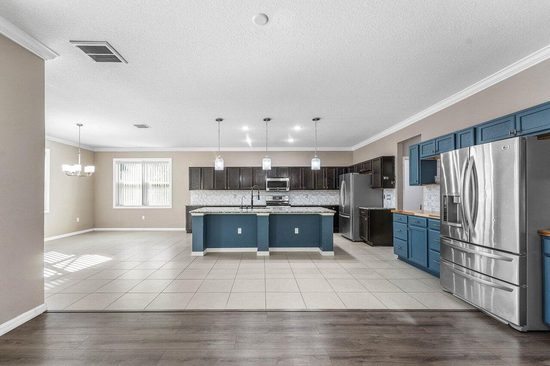 На продажу: $660,000 (6 спален, 5 ванн, 3885 Квадратных фут)