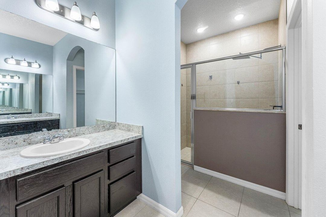 На продажу: $660,000 (6 спален, 5 ванн, 3885 Квадратных фут)