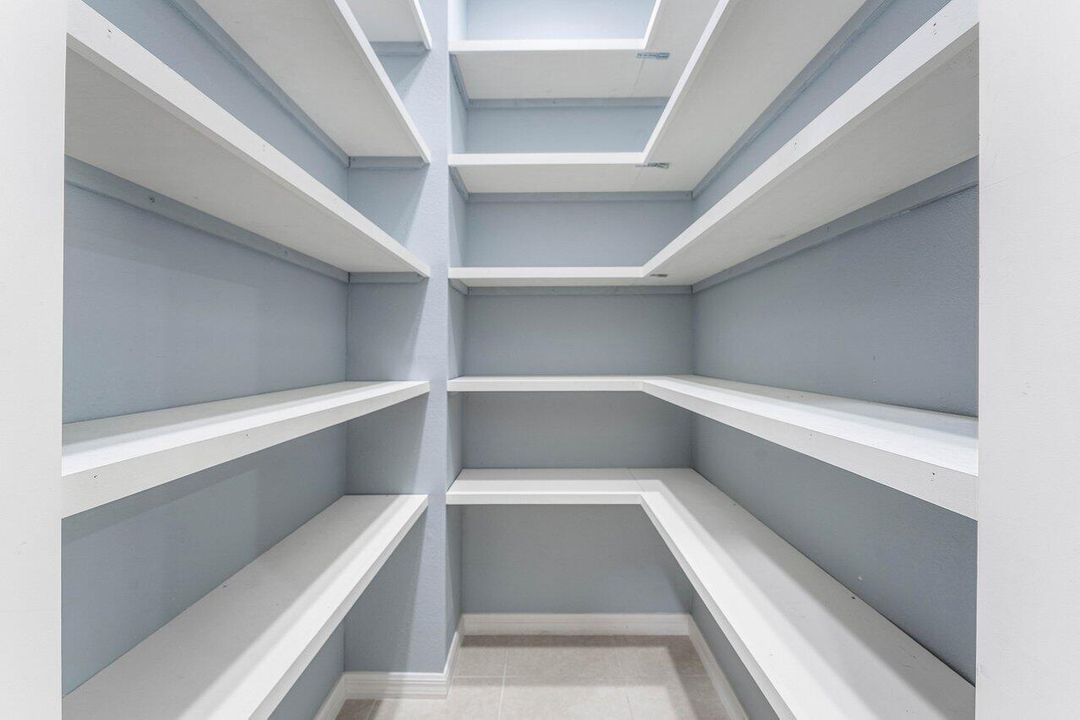 На продажу: $660,000 (6 спален, 5 ванн, 3885 Квадратных фут)