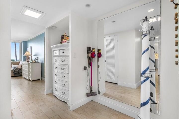 На продажу: $849,900 (1 спален, 1 ванн, 1066 Квадратных фут)