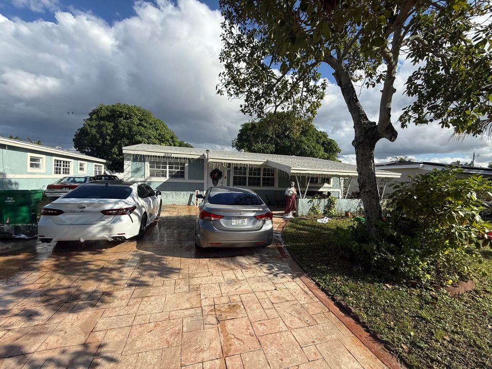 En Venta: $480,000 (3 camas, 2 baños, 1355 Pies cuadrados)