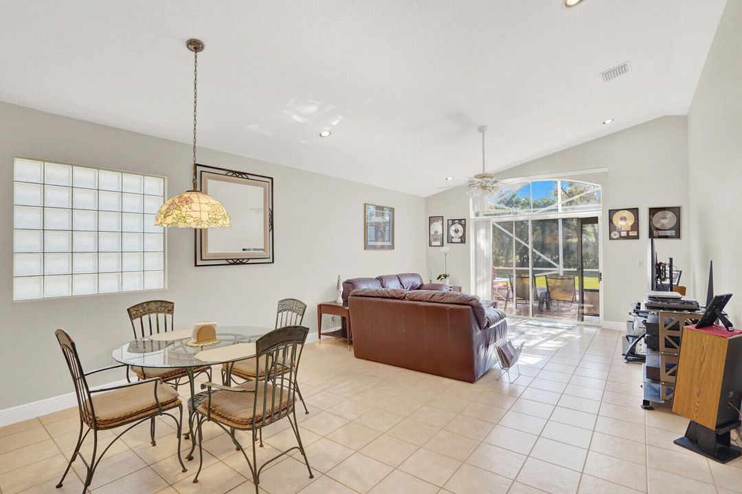 待售: $440,000 (3 贝兹, 2 浴室, 1848 平方英尺)