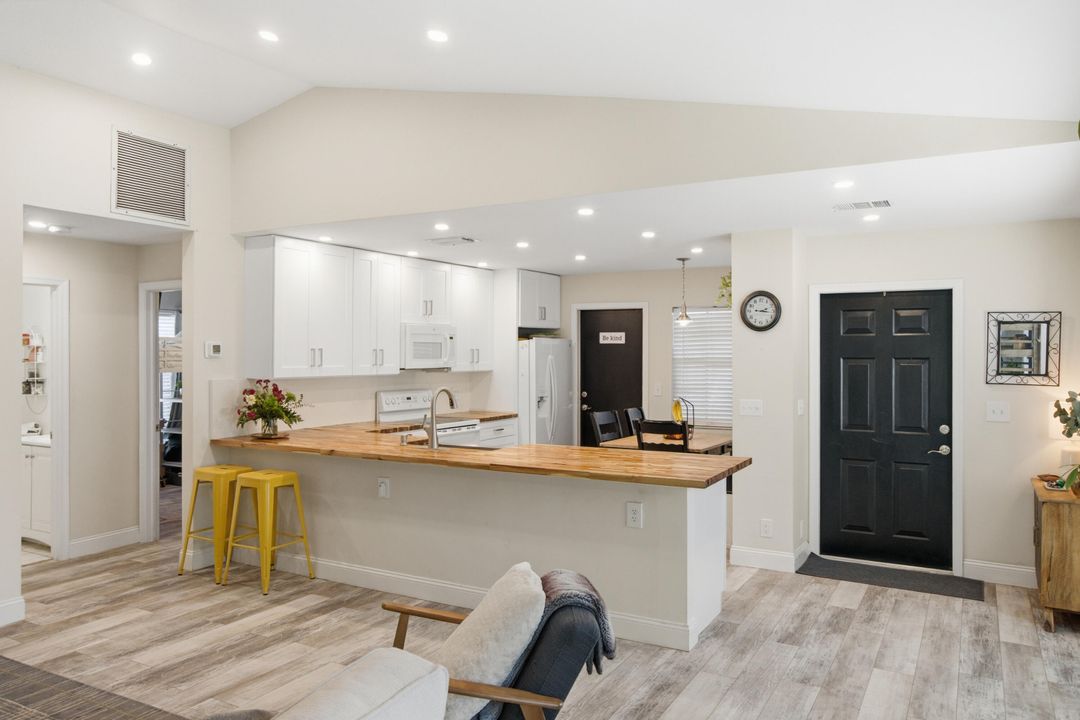 For Sale: $599,000 (4 beds, 2 baths, 1368 Square Feet)