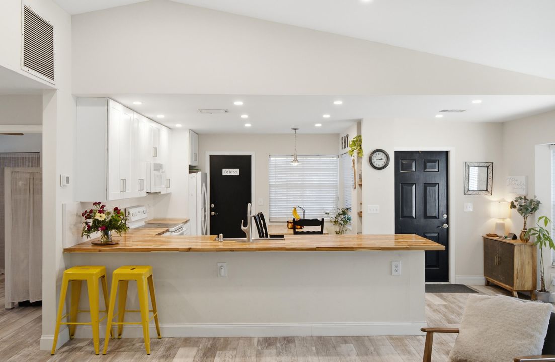 For Sale: $599,000 (4 beds, 2 baths, 1368 Square Feet)