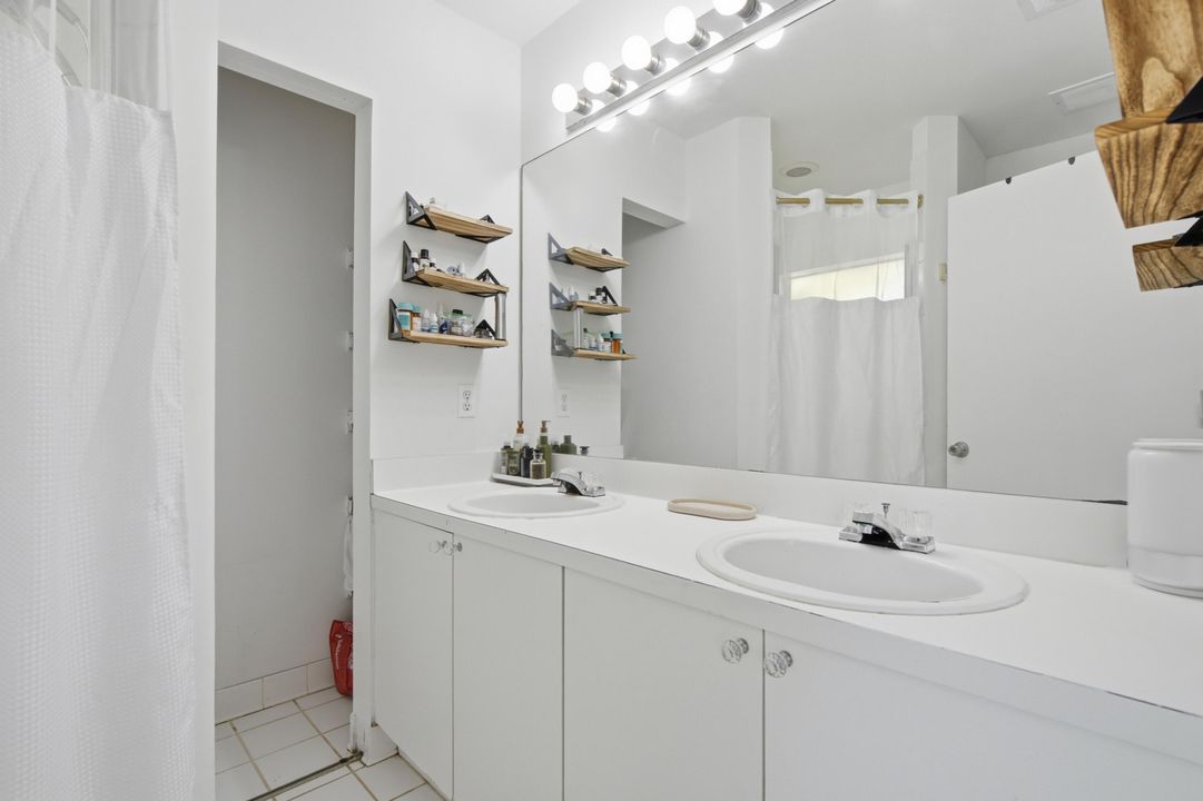 For Sale: $599,000 (4 beds, 2 baths, 1368 Square Feet)