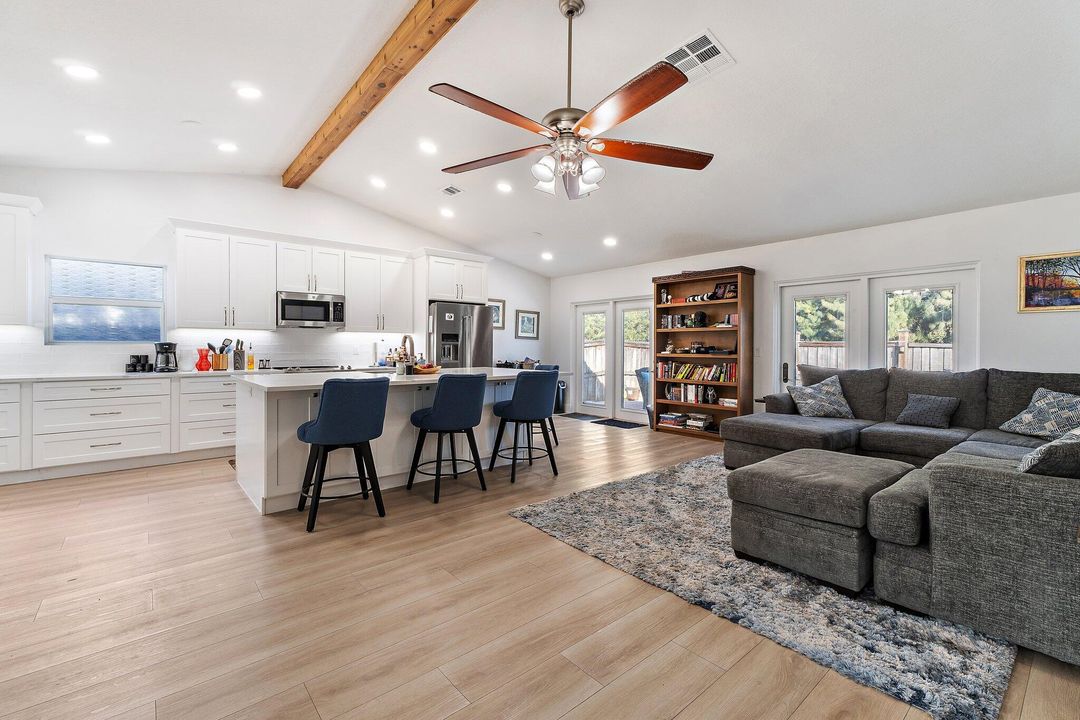 待售: $669,000 (3 贝兹, 2 浴室, 1300 平方英尺)