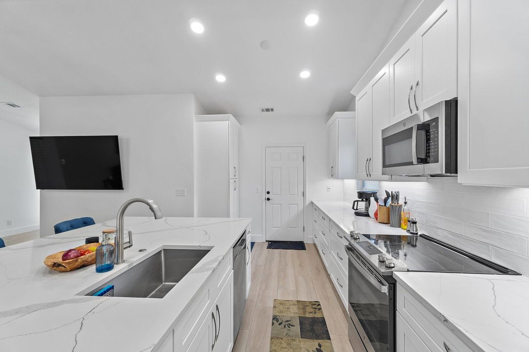 待售: $669,000 (3 贝兹, 2 浴室, 1300 平方英尺)