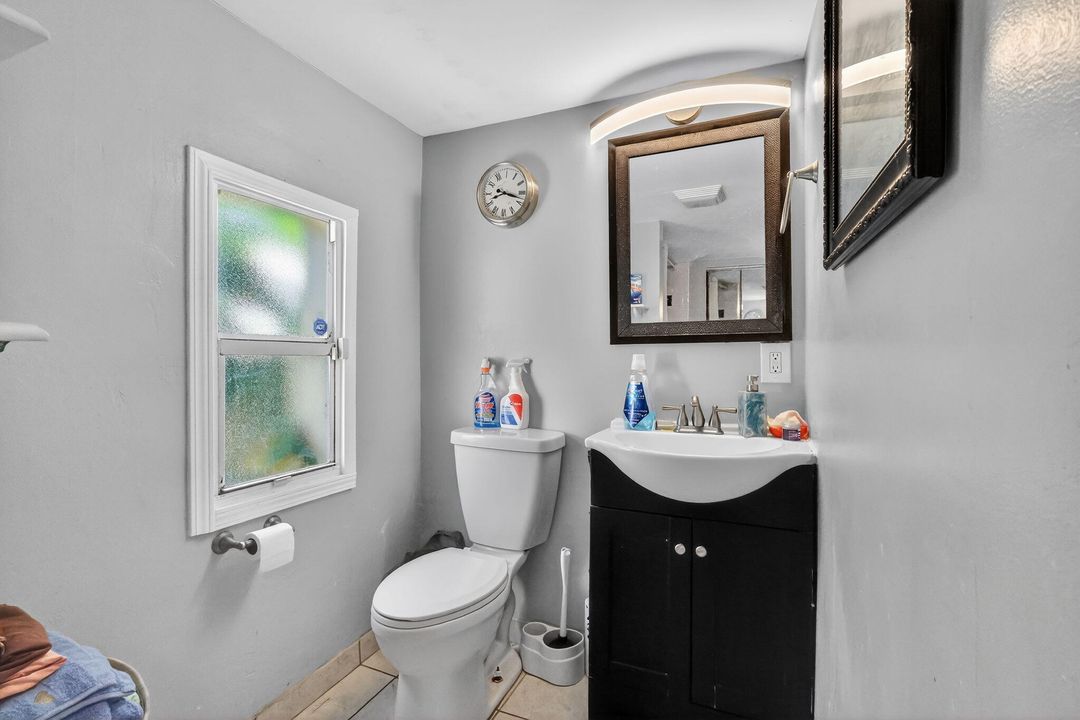 待售: $425,000 (4 贝兹, 2 浴室, 1391 平方英尺)