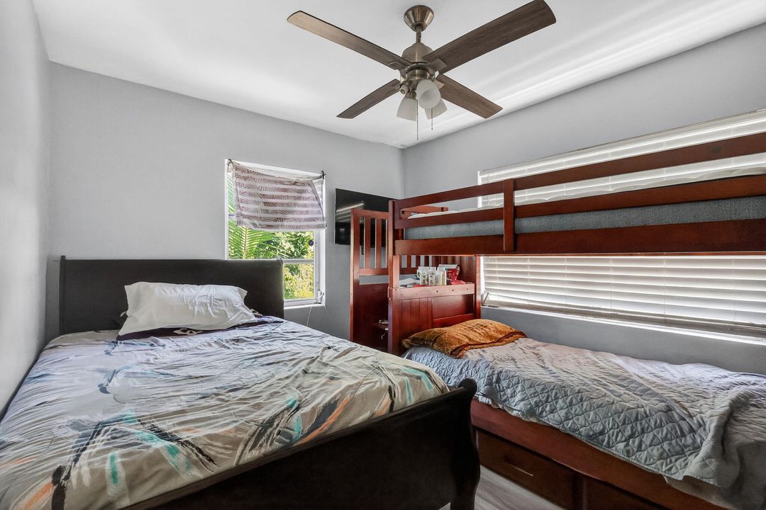 待售: $425,000 (4 贝兹, 2 浴室, 1391 平方英尺)