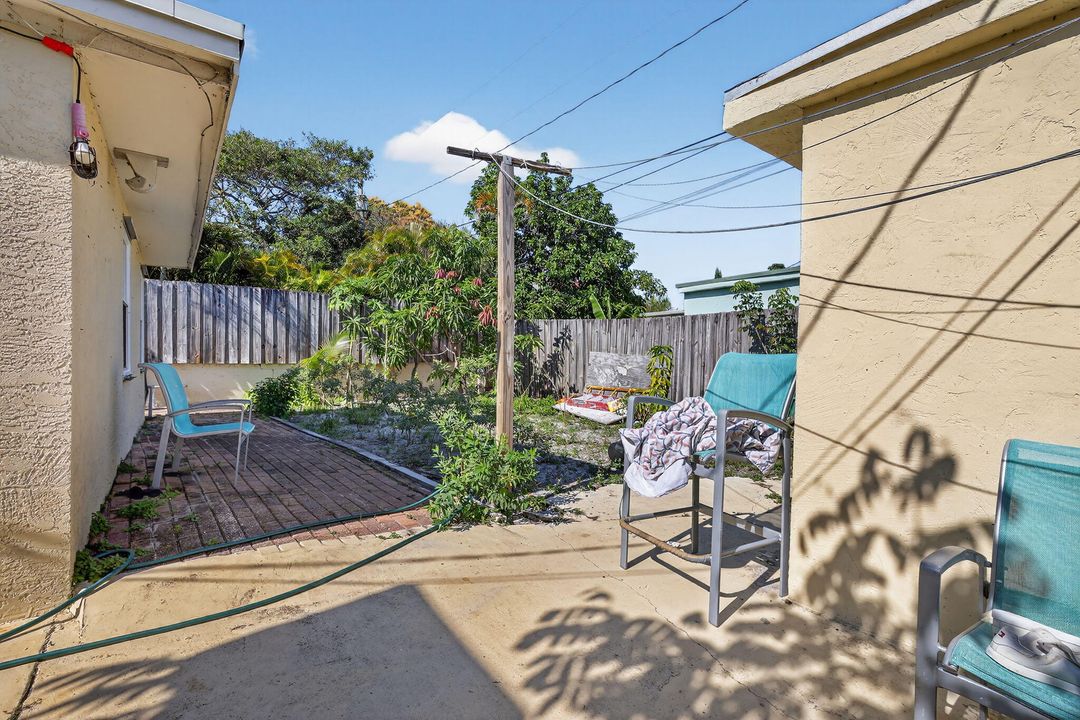 待售: $425,000 (4 贝兹, 2 浴室, 1391 平方英尺)