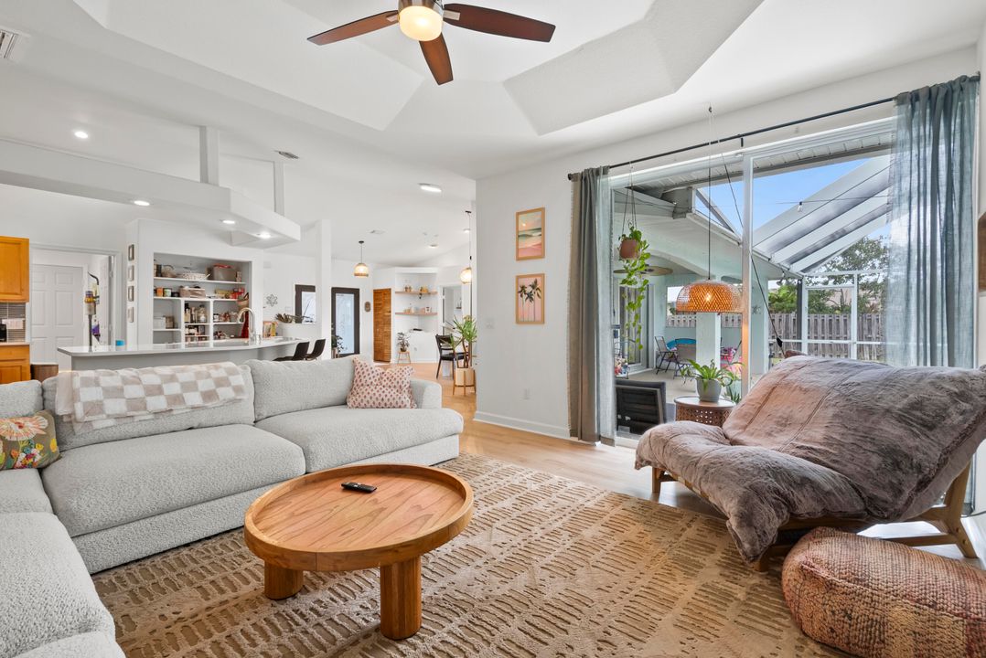 На продажу: $524,900 (3 спален, 2 ванн, 2010 Квадратных фут)