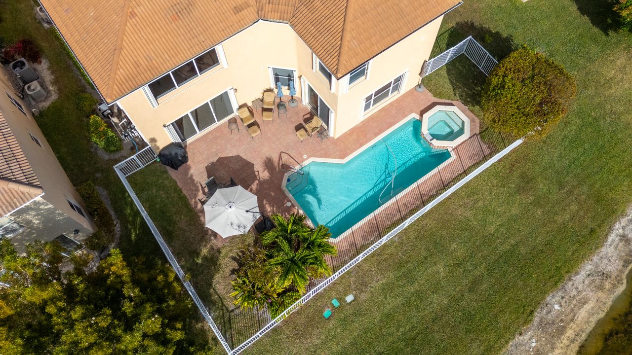 En Venta: $899,000 (6 camas, 4 baños, 4436 Pies cuadrados)