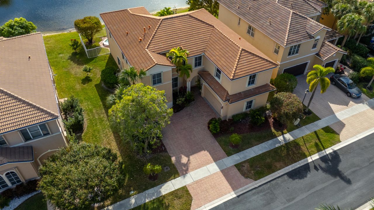 En Venta: $899,000 (6 camas, 4 baños, 4436 Pies cuadrados)