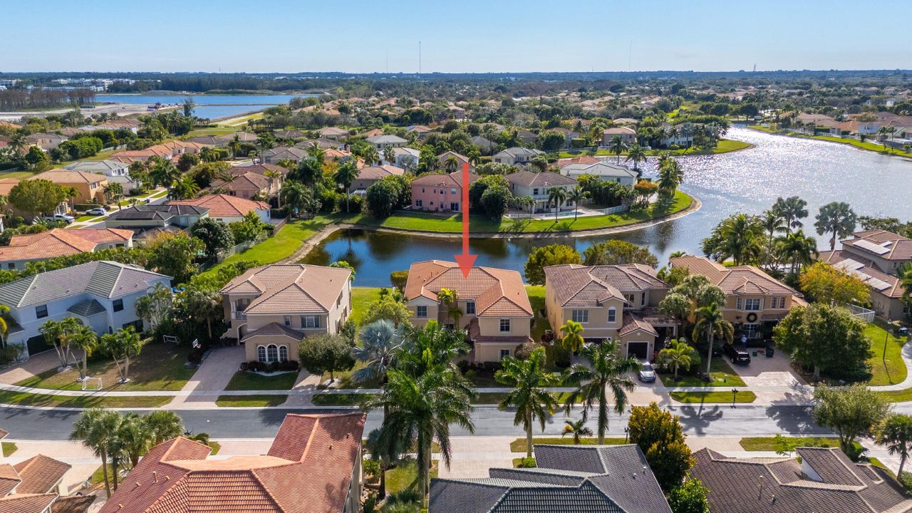 En Venta: $899,000 (6 camas, 4 baños, 4436 Pies cuadrados)