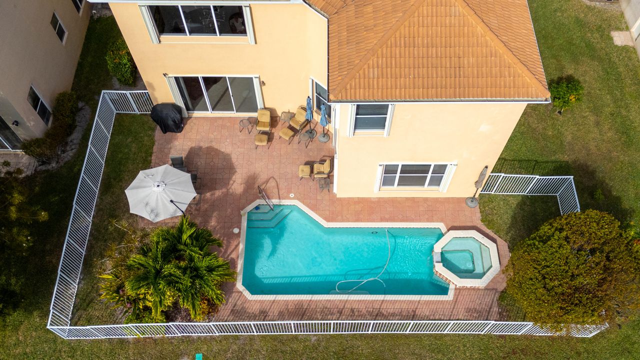 En Venta: $899,000 (6 camas, 4 baños, 4436 Pies cuadrados)