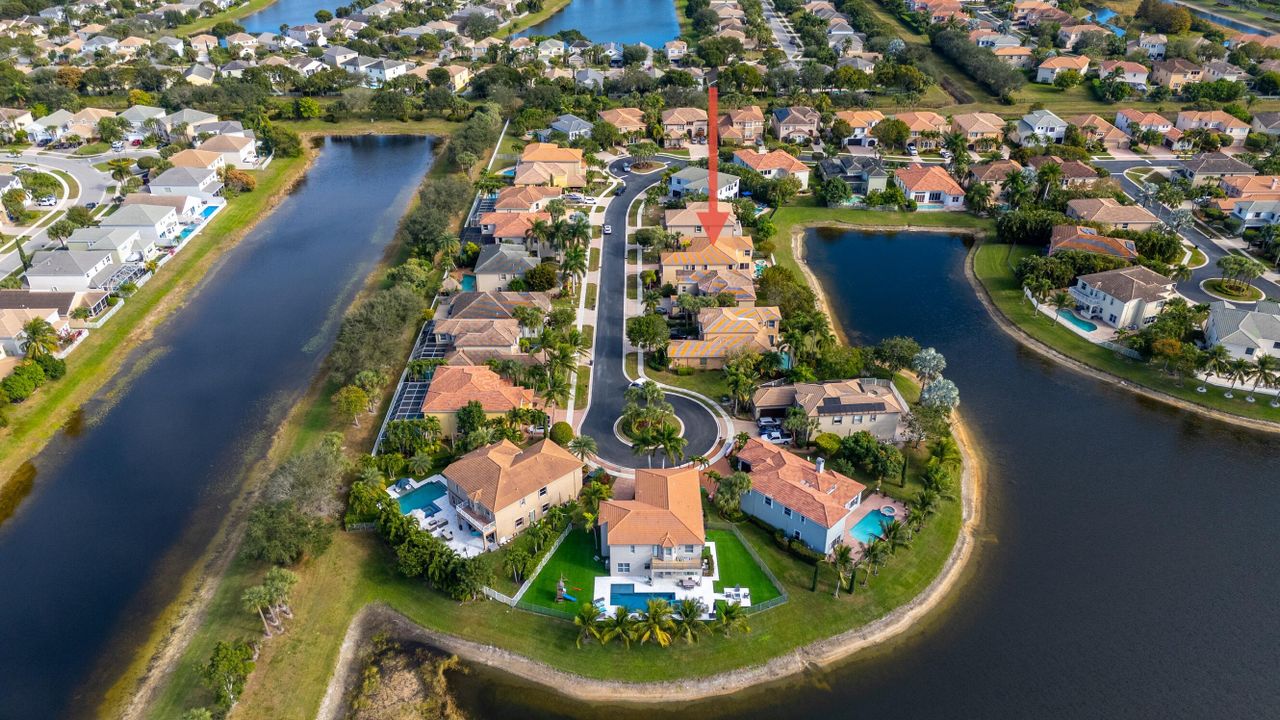 En Venta: $899,000 (6 camas, 4 baños, 4436 Pies cuadrados)