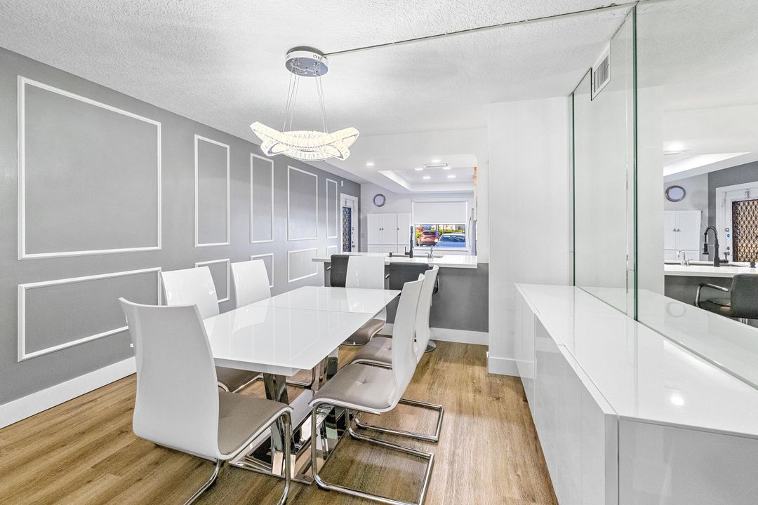 For Sale: $324,999 (2 beds, 2 baths, 1185 Square Feet)