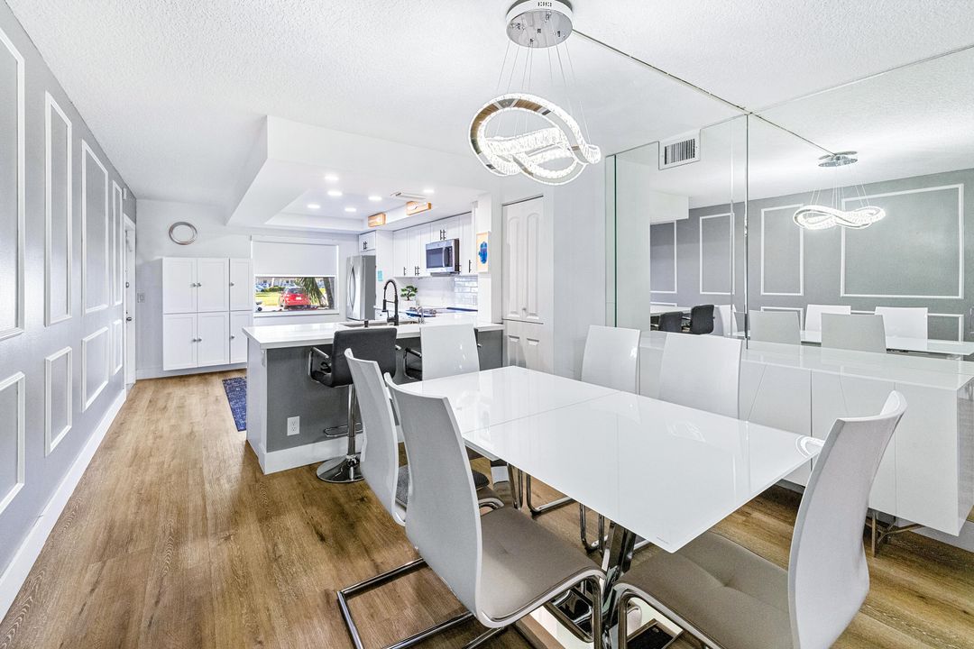 For Sale: $324,999 (2 beds, 2 baths, 1185 Square Feet)