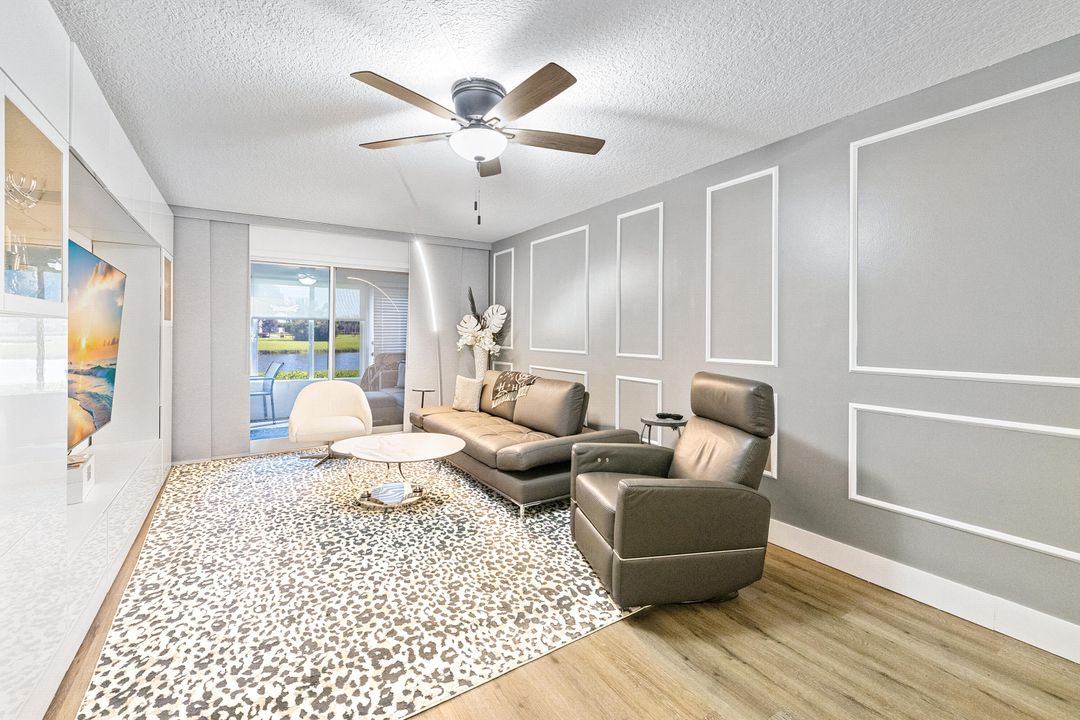 For Sale: $324,999 (2 beds, 2 baths, 1185 Square Feet)