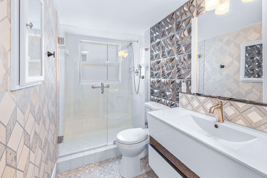 For Sale: $324,999 (2 beds, 2 baths, 1185 Square Feet)