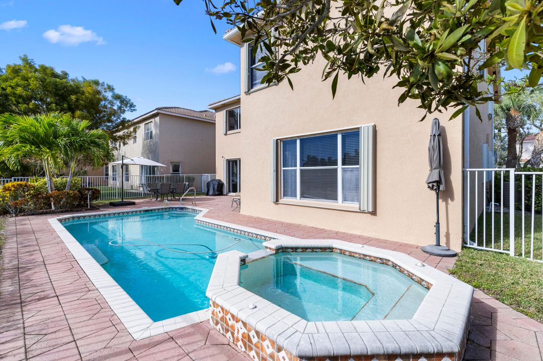 En Venta: $899,000 (6 camas, 4 baños, 4436 Pies cuadrados)