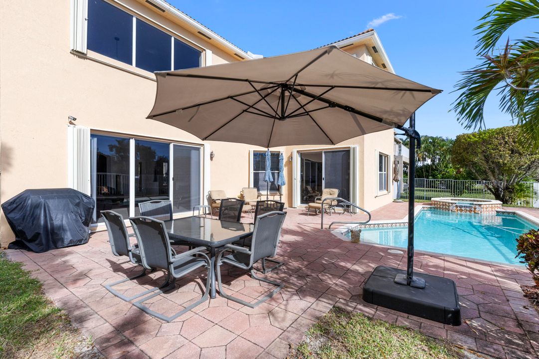 En Venta: $899,000 (6 camas, 4 baños, 4436 Pies cuadrados)