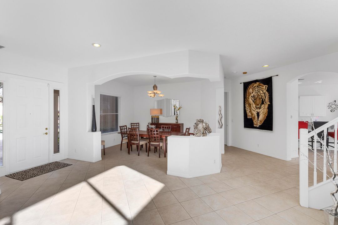 En Venta: $899,000 (6 camas, 4 baños, 4436 Pies cuadrados)