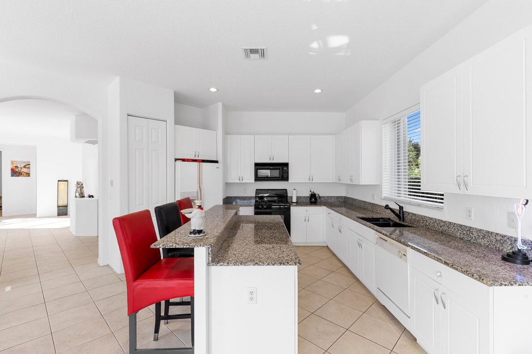 En Venta: $899,000 (6 camas, 4 baños, 4436 Pies cuadrados)