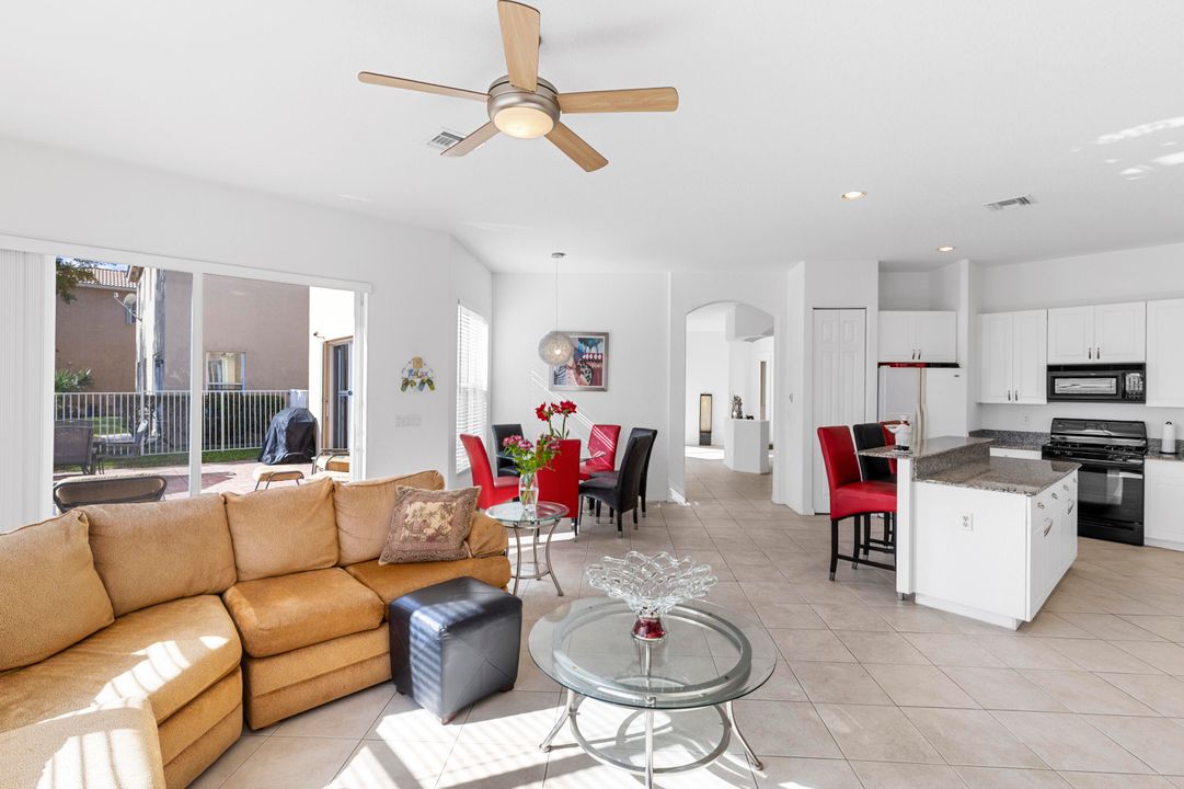 En Venta: $899,000 (6 camas, 4 baños, 4436 Pies cuadrados)